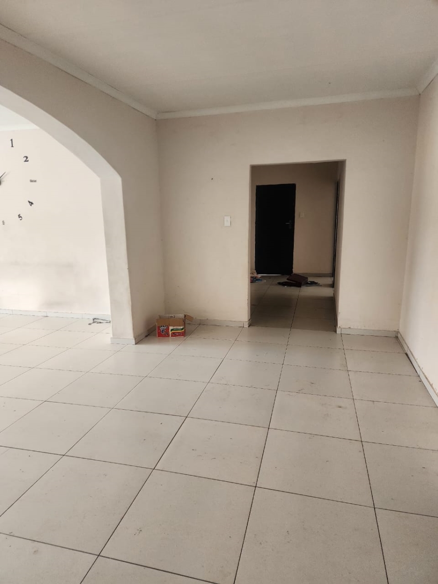 4 Bedroom Property for Sale in Flamwood North West